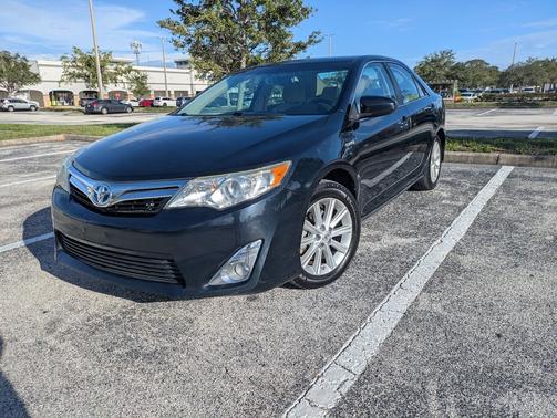 2013 Toyota Camry Hybrid XLE