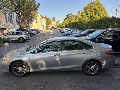 2016 Toyota Camry SE