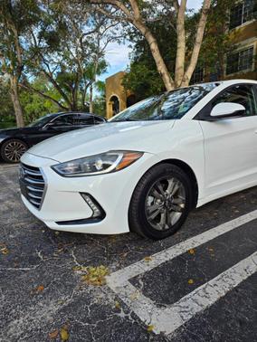 White 2018 Hyundai ELANTRA SEL