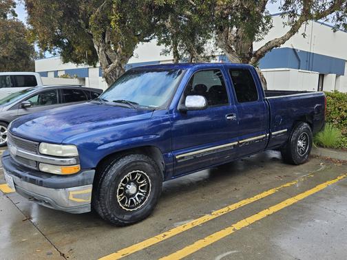 Photo 2 of 3 of 2000 Chevrolet Silverado 1500 LS Extended Cab