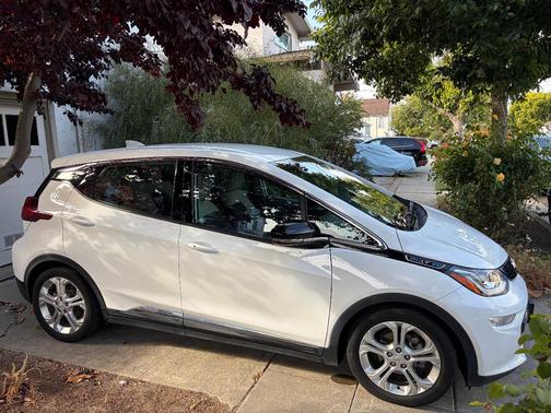 White 2020 Chevrolet Bolt EV LT