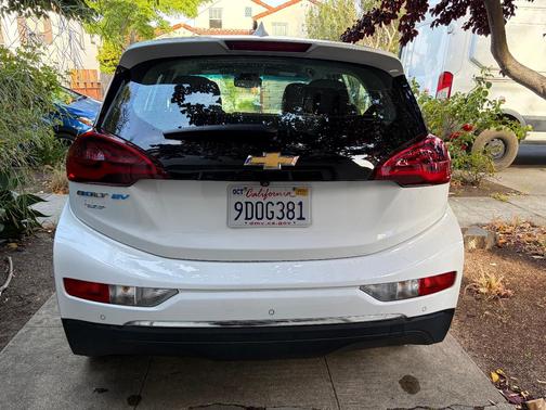 White 2020 Chevrolet Bolt EV LT