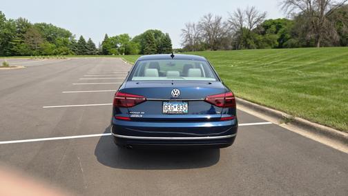2018 Volkswagen Passat 2.0T SE