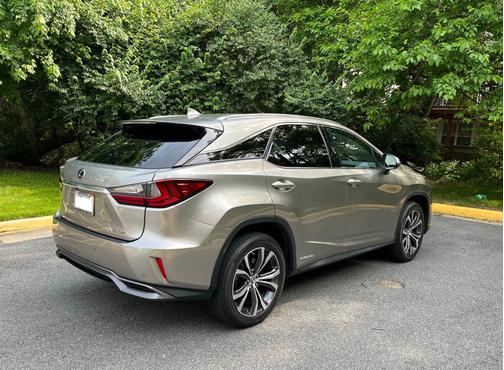 Photo 5 of 15 of 2018 Lexus RX 450h Base