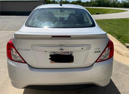 Silver 2018 Nissan Versa 1.6 SV
