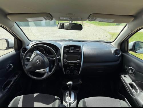 Silver 2018 Nissan Versa 1.6 SV