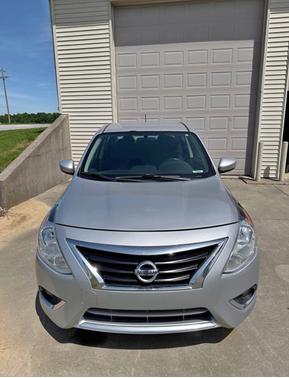 Silver 2018 Nissan Versa 1.6 SV