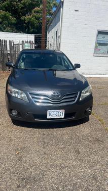 Gray 2011 Toyota Camry XLE