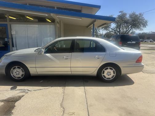 2002 Lexus LS 430 Base
