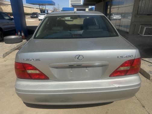 2002 Lexus LS 430 Base