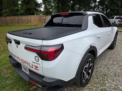 White 2022 Hyundai SANTA CRUZ Limited