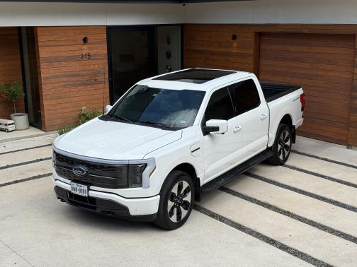 2022 Ford F-150 Lightning Platinum