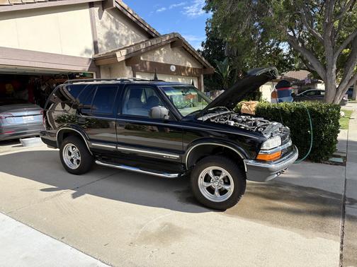 Blue 2000 Chevrolet Blazer LT