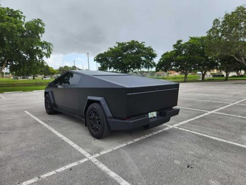 2024 Tesla Cybertruck AWD