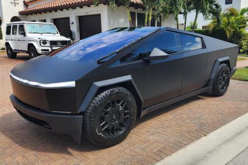 2024 Tesla Cybertruck AWD