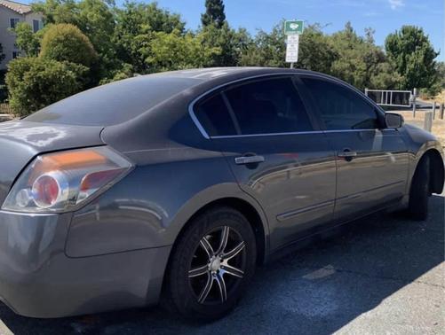 Black 2009 Nissan Altima 2.5 S