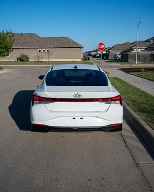 White 2023 Hyundai ELANTRA SEL