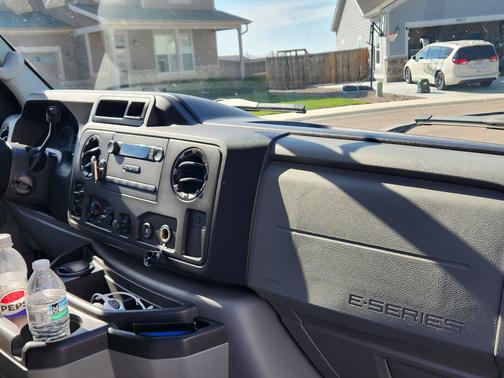 2009 Ford E350 Super Duty XL
