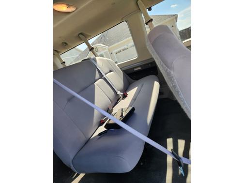 2009 Ford E350 Super Duty XL
