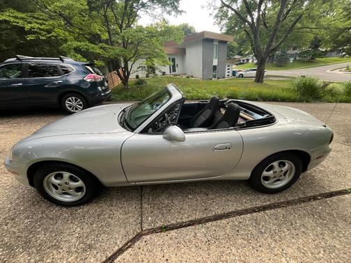 Silver 1999 Mazda MX-5 Miata Base
