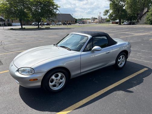 Silver 1999 Mazda MX-5 Miata Base