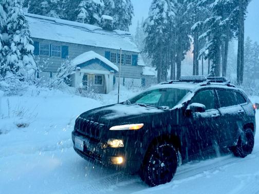 Black 2014 Jeep Cherokee Altitude