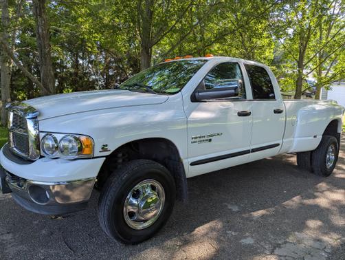 2005 Dodge Ram 3500 Laramie Quad Cab DRW