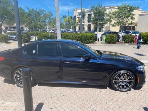 Black 2018 BMW 540 i