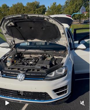 2016 Volkswagen Golf R 4-Door