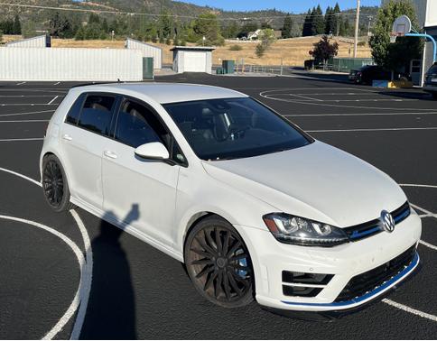 2016 Volkswagen Golf R 4-Door