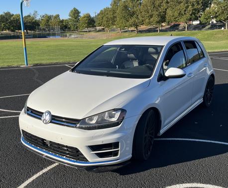 2016 Volkswagen Golf R 4-Door