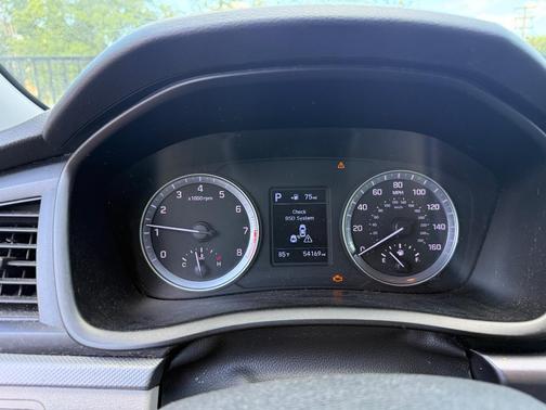 Black 2019 Hyundai SONATA SE