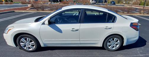 White 2012 Nissan Altima 2.5 S