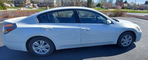 White 2012 Nissan Altima 2.5 S