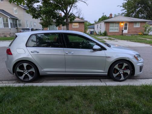 2015 Volkswagen Golf GTI 2.0T S 4-Door