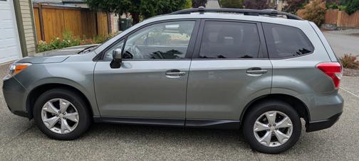 Green 2015 Subaru Forester 2.5i Premium