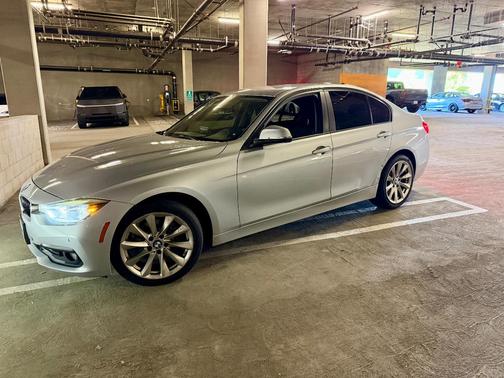 Silver 2018 BMW 320 i