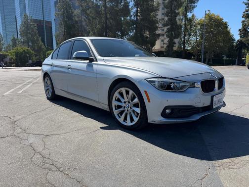 Silver 2018 BMW 320 i