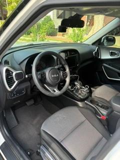 White 2022 Kia Soul LX