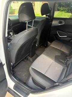 White 2022 Kia Soul LX