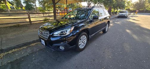 Black 2017 Subaru Outback 2.5i Premium