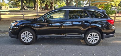 Black 2017 Subaru Outback 2.5i Premium