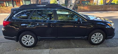Black 2017 Subaru Outback 2.5i Premium