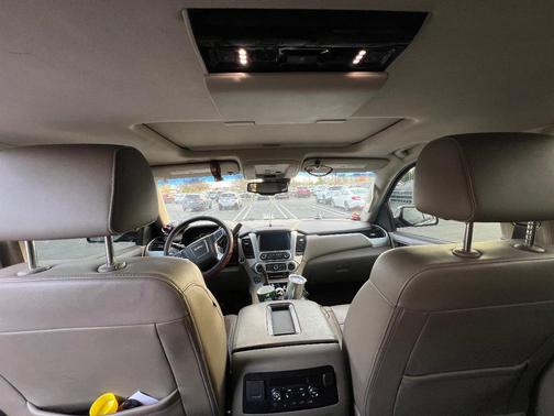 Black 2018 GMC Yukon XL SLT