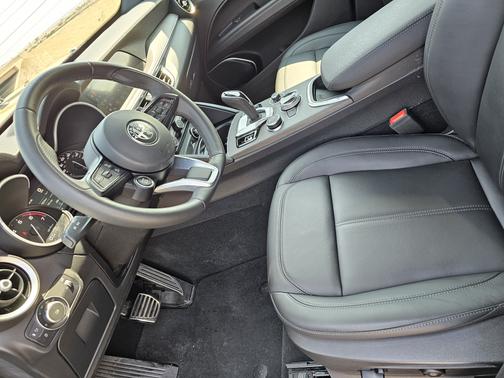 2023 Alfa Romeo Stelvio Ti