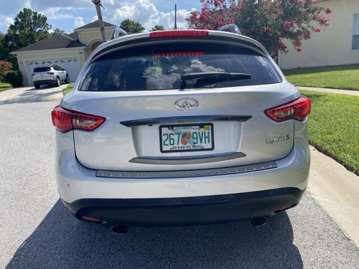 2015 INFINITI QX70 Base