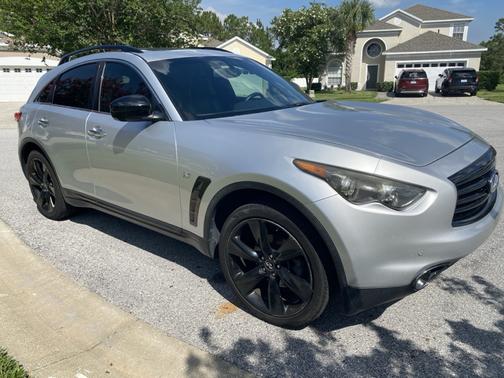 2015 INFINITI QX70 Base