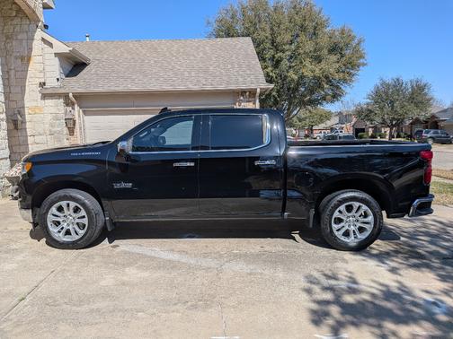 Black 2022 Chevrolet Silverado 1500 LTZ