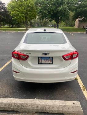 White 2018 Chevrolet Cruze LS
