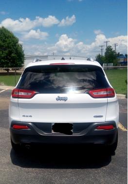 Photo 4 of 7 of 2014 Jeep Cherokee Latitude